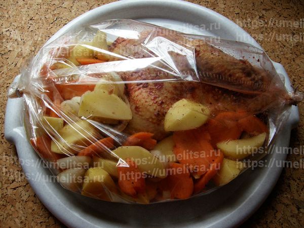 курица с картофелем в рукаве в духовке