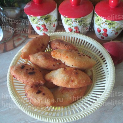 Пирожки, жареные на сковороде