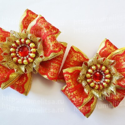 Нарядные красно-золотые многослойные бантики канзаши