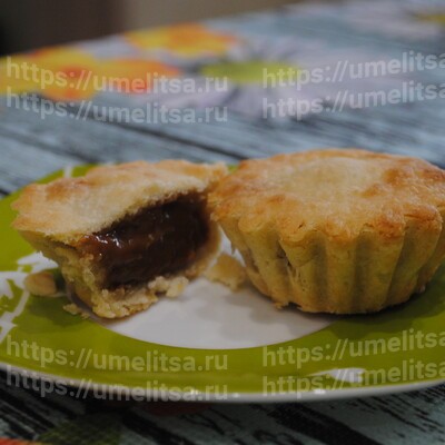 Закрытые корзиночки из песочного теста со сгущенным молоком