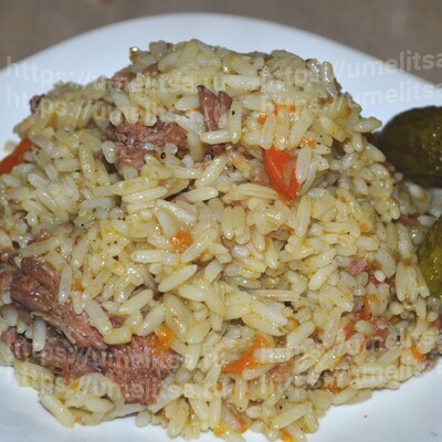 Кулинария для мужчин. Плов из тушенки.