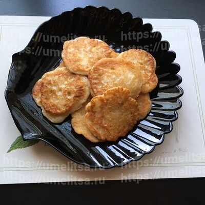 Несладкие оладьи со свежим огурцом