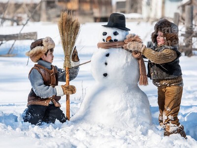 Снежные забавы для детей и их родителей