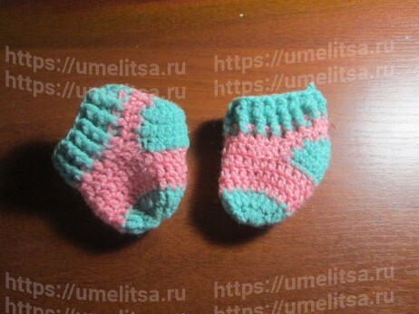 Вяжем носочки для новорожденных крючком для начинающих