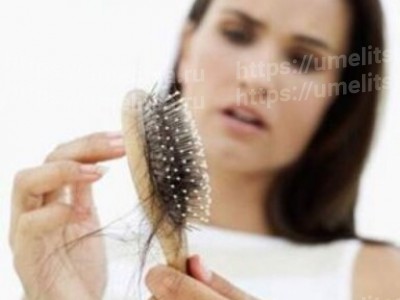 Что может послужить причиной выпадения волос?