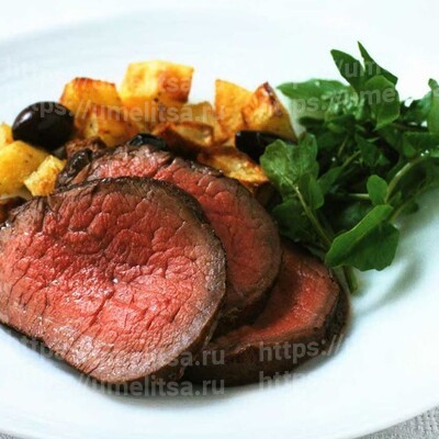 Глазированный ростбиф с картофелем и маслинами