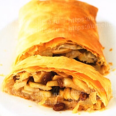 Грушевый штрудель с корицей