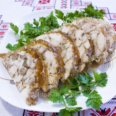 Куриный рулет в бутылке