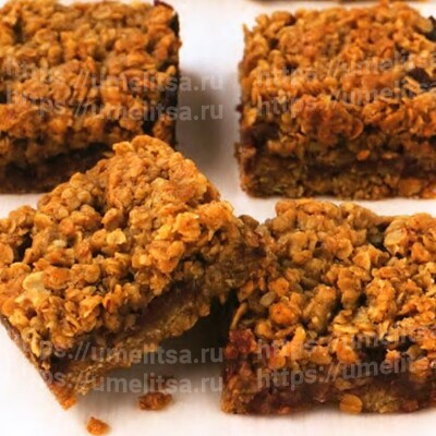 Липкий овсяный кекс с финиками