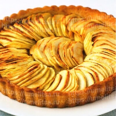 Открытый яблочный пирог