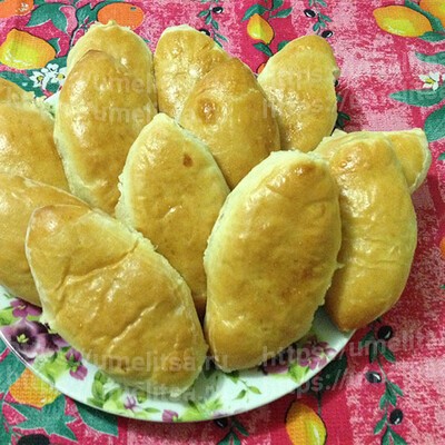 Пирожки с яблоками, грецкими орехами и мятой