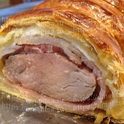 Вырезка свиная в слоеном тесте