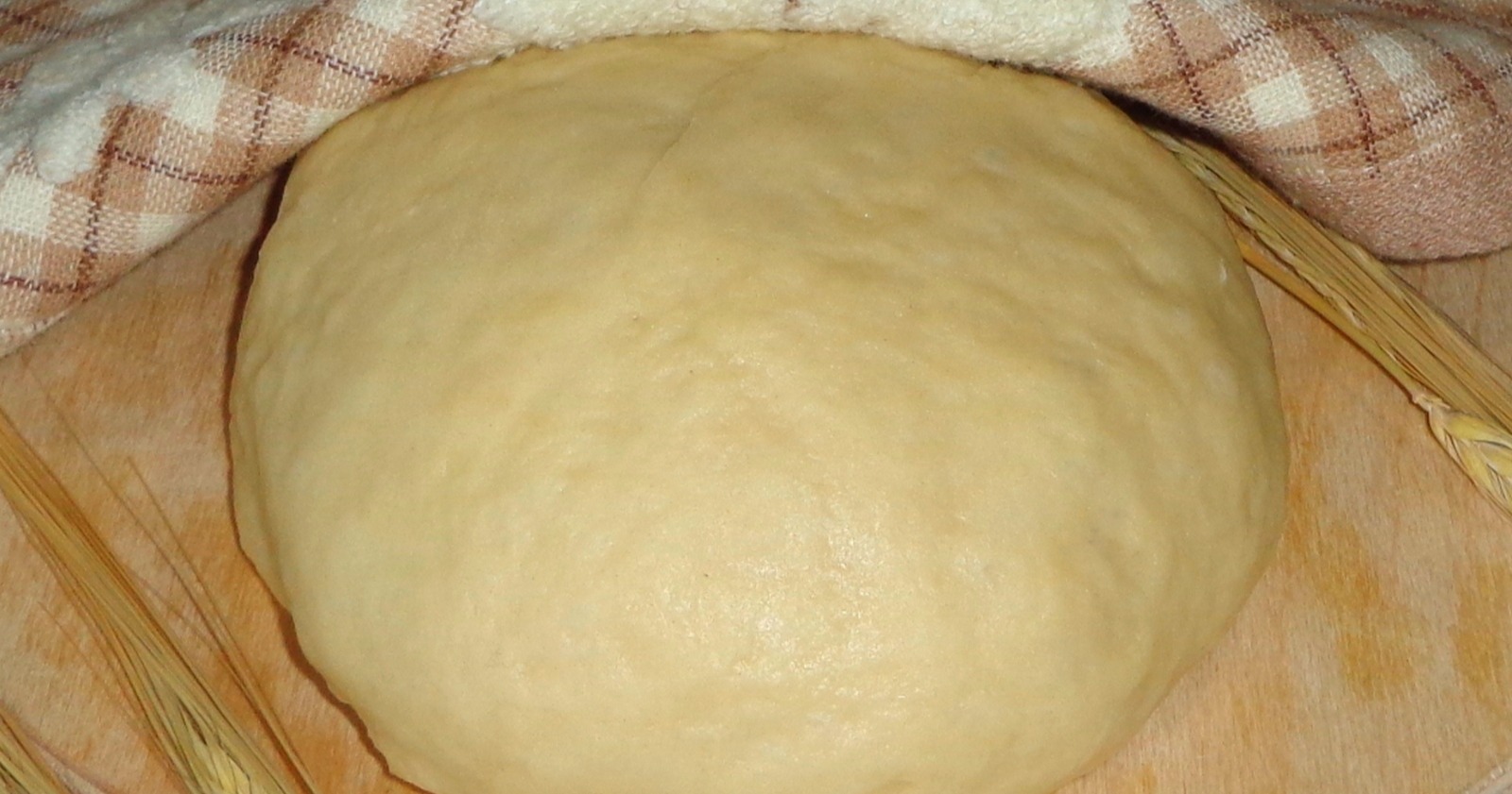 Дрожжевое тесто для пирожков и пышек