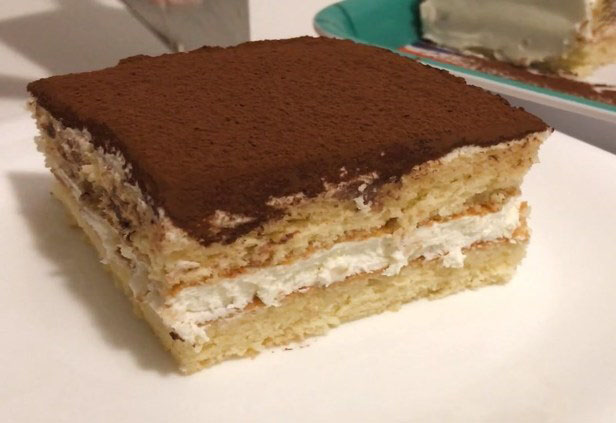 Нежнейший бисквитный торт быстрого приготовления