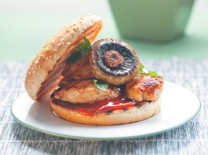 Бургеры из цыпленка с шампиньонами