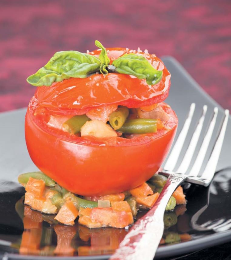 Помидоры с рыбой и овощами