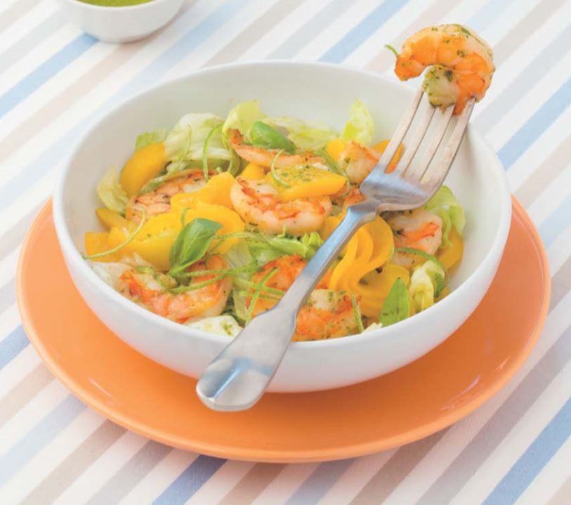 Салат с персиками и тигровыми креветками