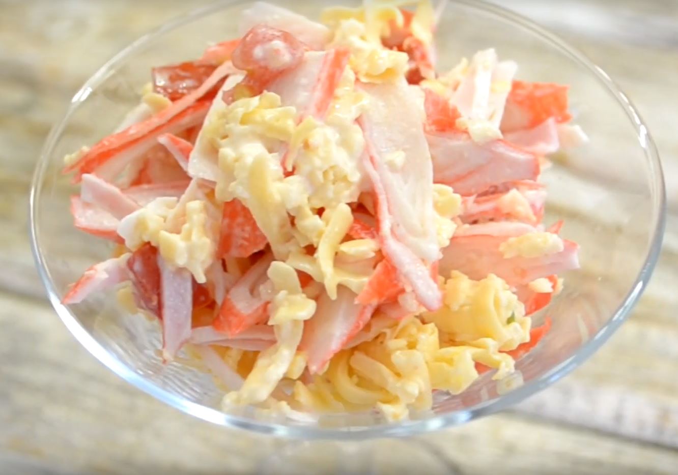 Салат с крабовыми палочками