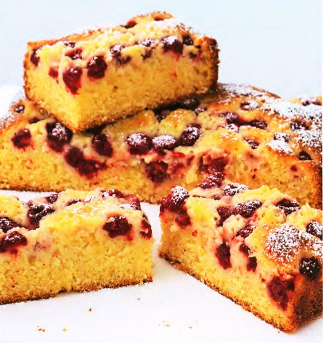 Торт с малиной, лимоном и миндалем