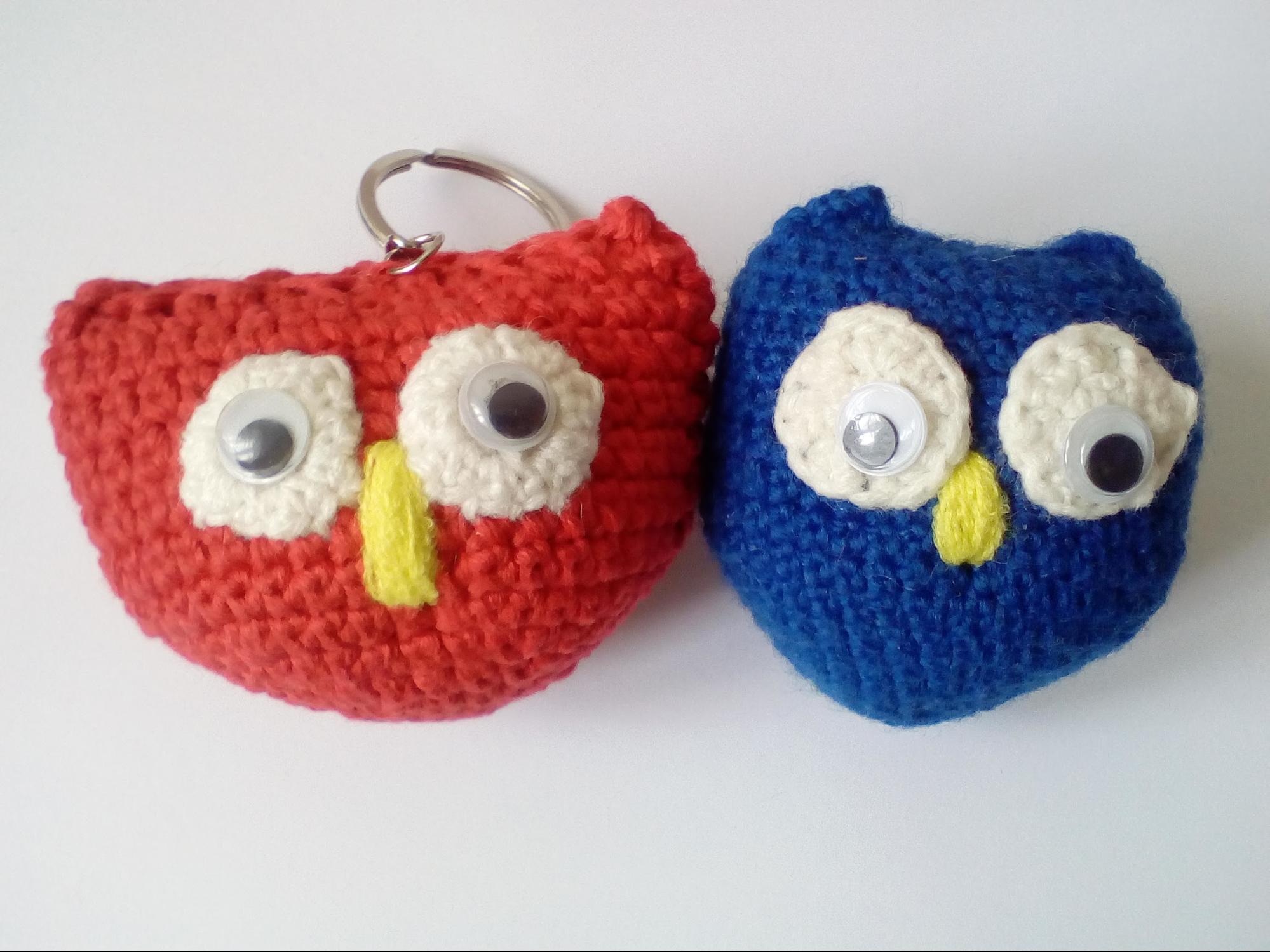 Вязаный брелок для ключей