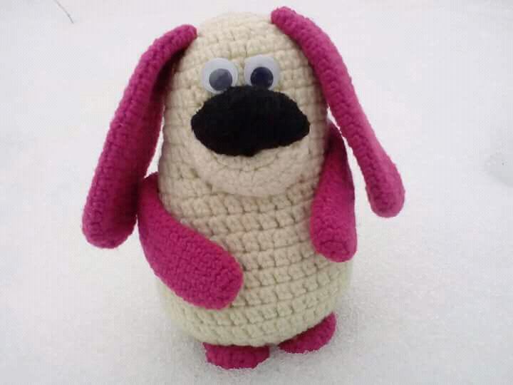 Собака малиновая крючком. Пошаговый мастер-класс с фото.