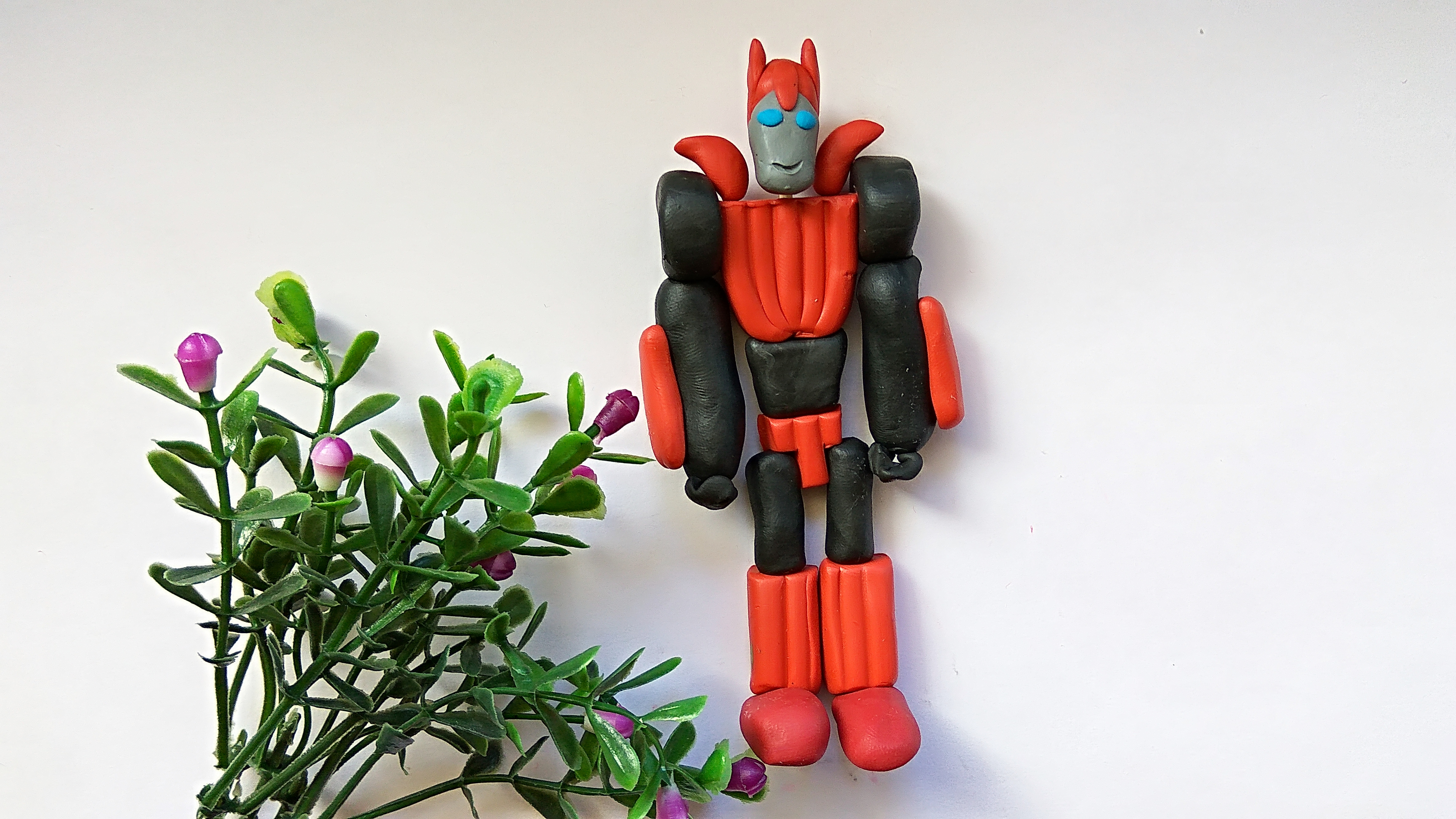 Робот-трансформер Титан из пластилина