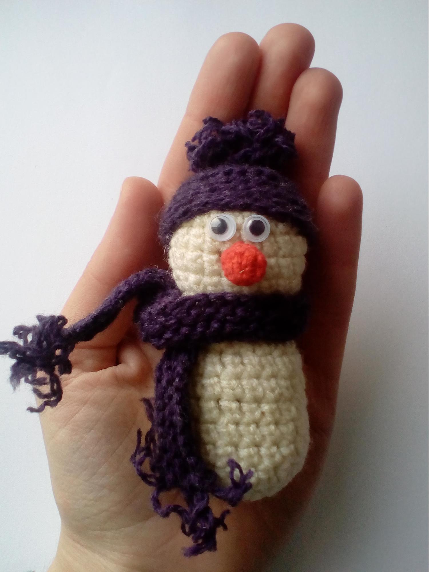 Снеговичок крючком. Мастер-класс с пошаговыми фото.