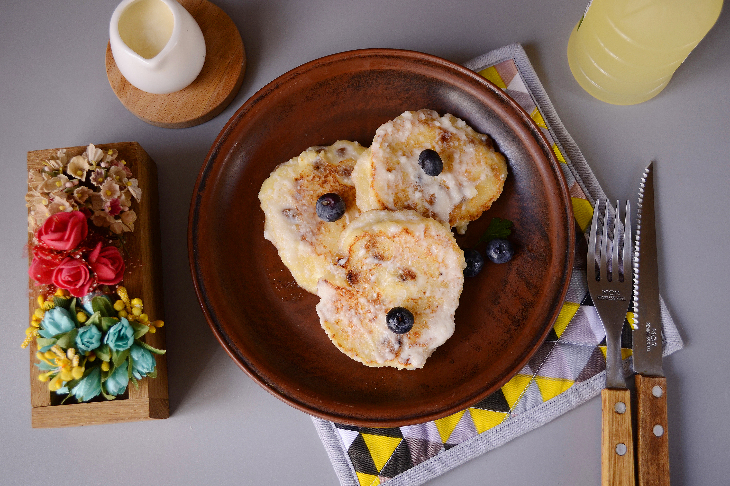 Сырники без муки тушеные со сметаной